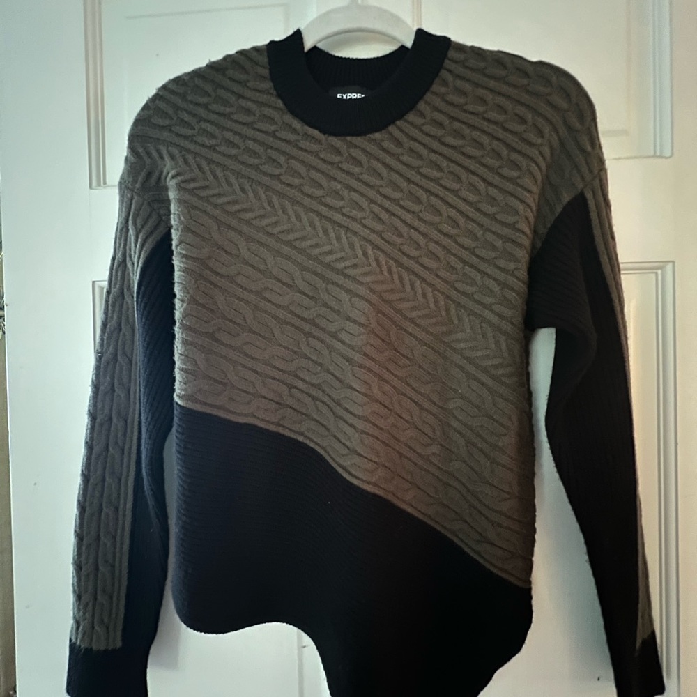 Sweater - Picture 5 of 9